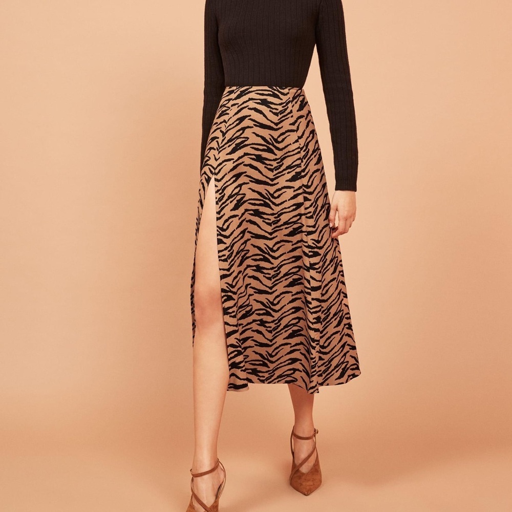 reformation zoe skirt in tiger print (animal print)